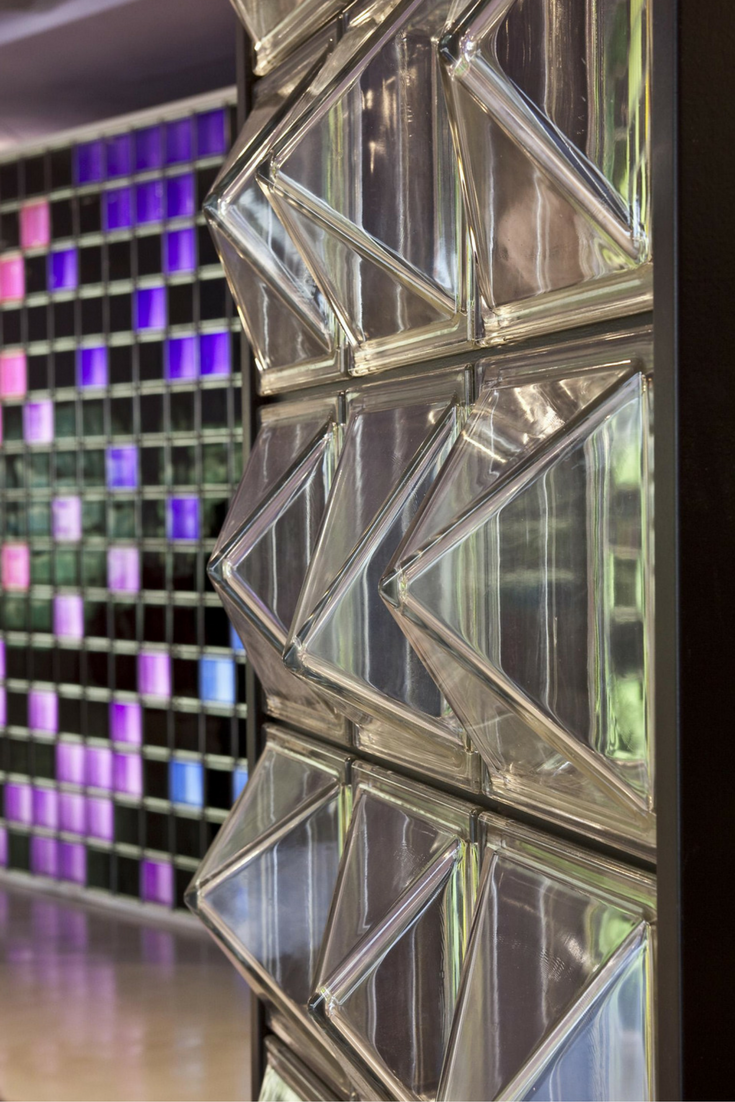 Modern glass wall partition ideas for an urban loft ...