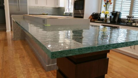 Glass counter for a kitchen with a textured bottom