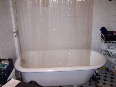 Before - Clawfoot Tub with Old Shower Rod & Curtain