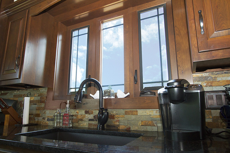 Con 5 casement windows in a kitchen for maximum air flow cleveland | Innovate Building solutions #SlidingWindows #KitchenWindows #CasementWindows