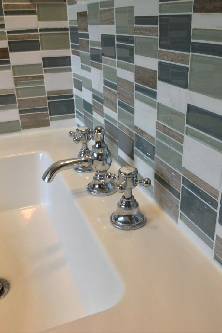 Stone and tile bathroom backsplash in columbus