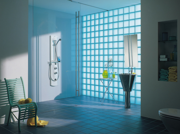 Satin finished glass blocks offer daylighting and privacy in a one level master bathroom shower | Innovate Building Solutions 