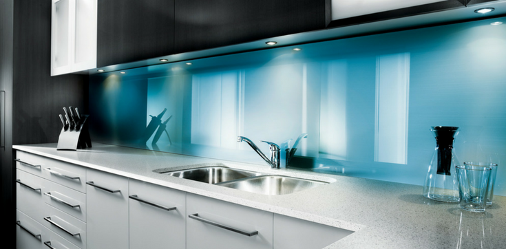 High gloss kitchen backsplash | Innovate Building Soltutions | #HighGlossPanels #KitchenBacksplash #ClevelandRemode