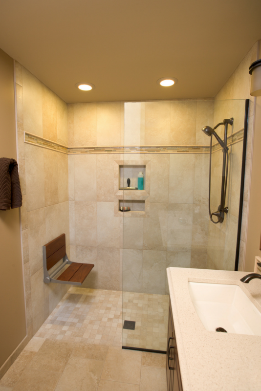 11 Ideas to Fix a Small Cramped Bathroom or Shower – Innovate Building ...