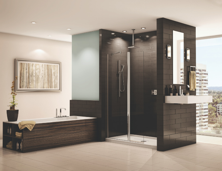 Una pantalla de ducha en una ducha sin cita de 60 pulgadas de ancho | Innovate Building Solutions | #Showerscreen #showerdoor #GlassShowerEncLosure