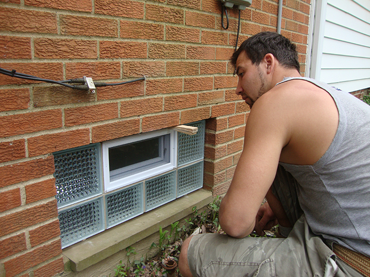 professional glass block window installer in Cleveland Ohio | Innovate Building Solution | #GlassBlock #ColumbusGlassBlock #BasementWindows #GlassBlockInstall