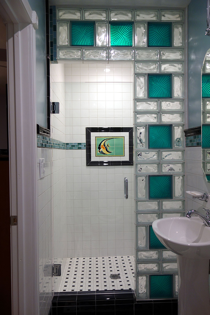 Size idea 3 4 x 8 and 8 x 8 glass blocks with color for a california shower wall | Innovate Building Solutions | #GlassBlock #ColorGlassBlock #Showerwall