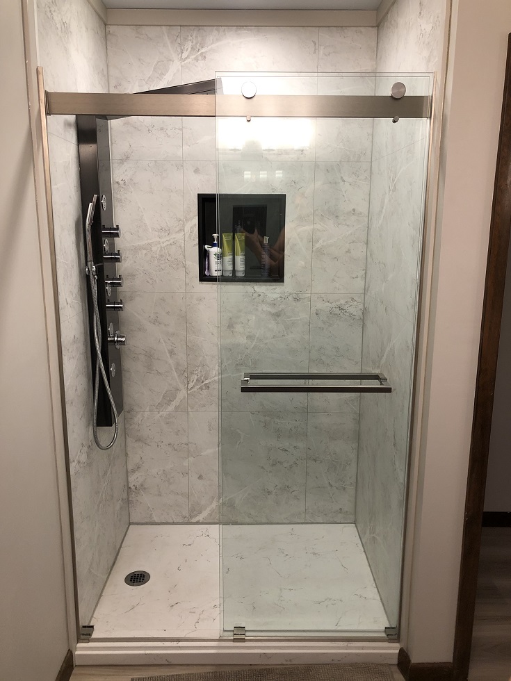Mistake 8 custom cultured marble shower pan laminate shower | Innovate Building Solutions #CulturedMarbleShowerPan #CustomShowerPan #ShowerRemodel