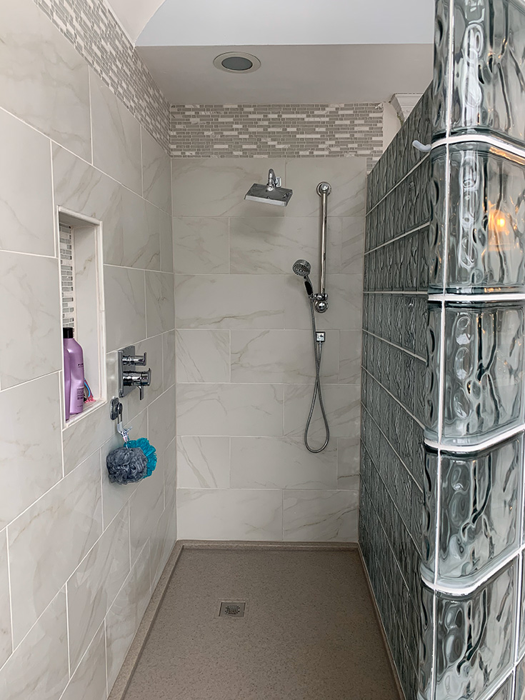 Benefit 6 curved glass block walk in serpentine shower - Innovate Building Solutions, Cleveland Ohio Glass Block, Interesting Shower Designs, Bathroom Glass Block Walls, Shower Design Ideas