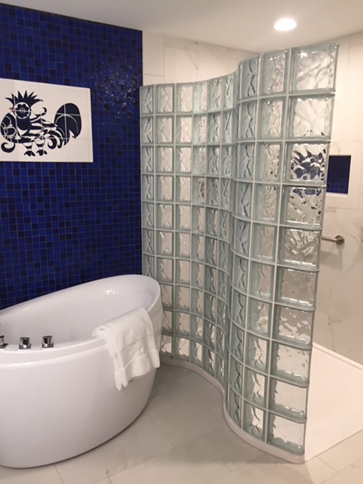 Element 5 serpentine glass block shower wall - Innovate Building Solutions, Cleveland Ohio Custom Showers, Modern Bathroom Shower, Glass Block Shower Wall, Custom Glass Block Wall Designs