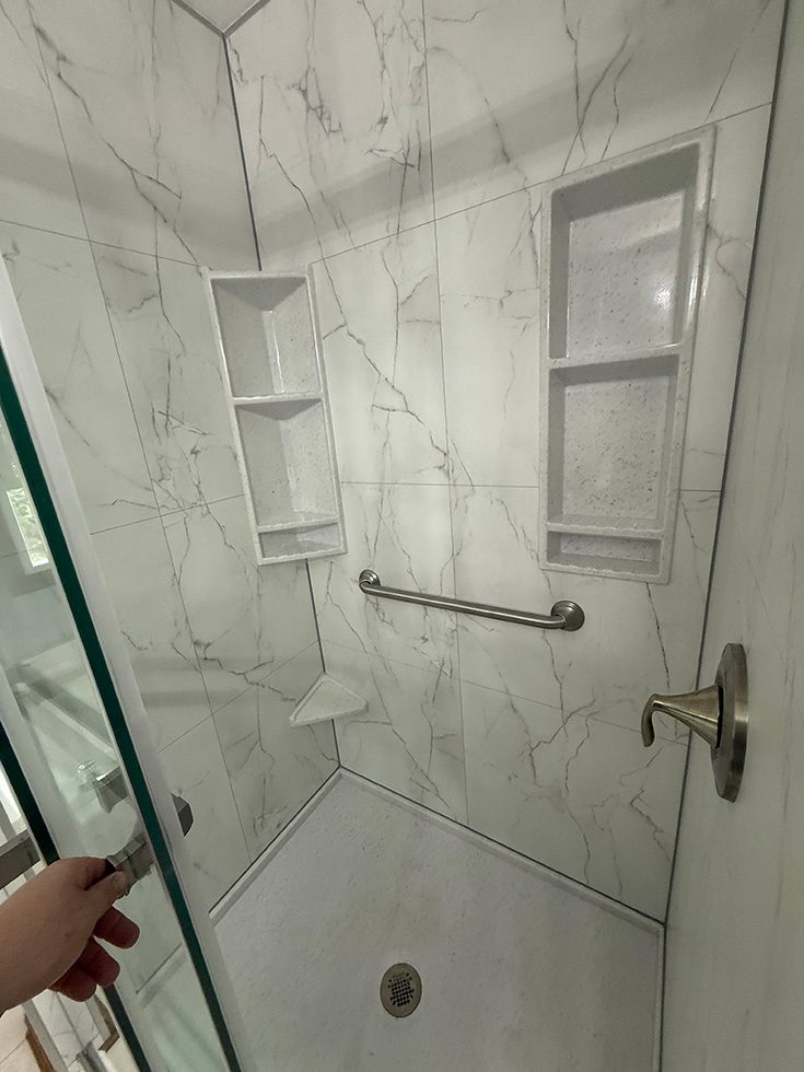 Avoid 4 grout free cultured granite shower niche credit - Innovate Building Solutions, Walk In Shower Remodeling, Bathroom Shower Renovations, Modern Shower Needs, Luxury Bathroom Showers