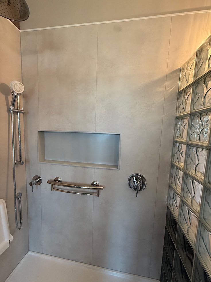 Avoid 5 stainless steel premade niche moonstone shower wall panels glass block wall - Innovate Building Solutions, Modern Bathroom Showers, Custom Walk In Shower Concepts, Shower Niche Options, Bathroom Shower Remodeling